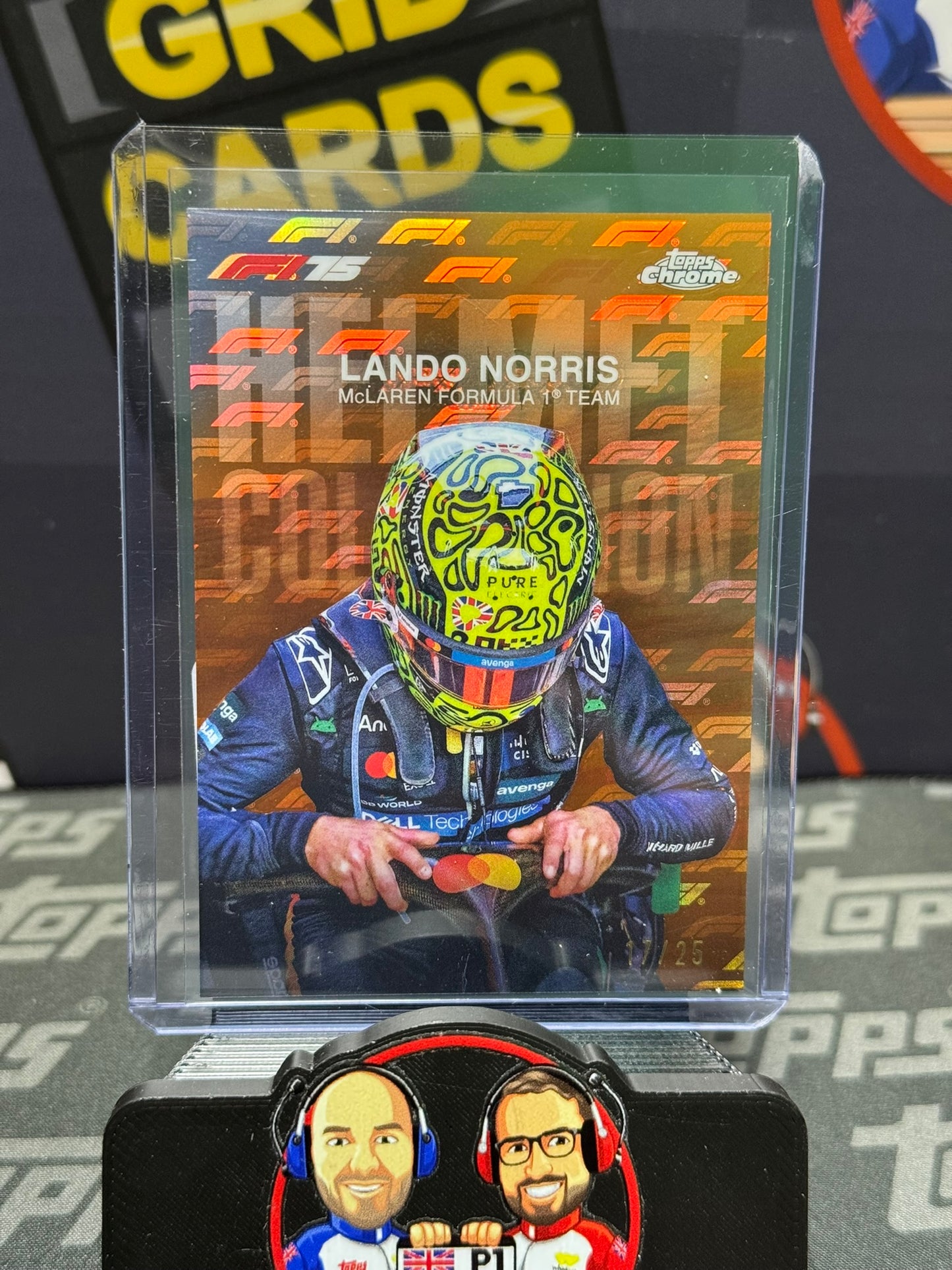 Lando Norris HELMET Orange 17/25 - Topps F1 Chrome Logo Fractor 2025
