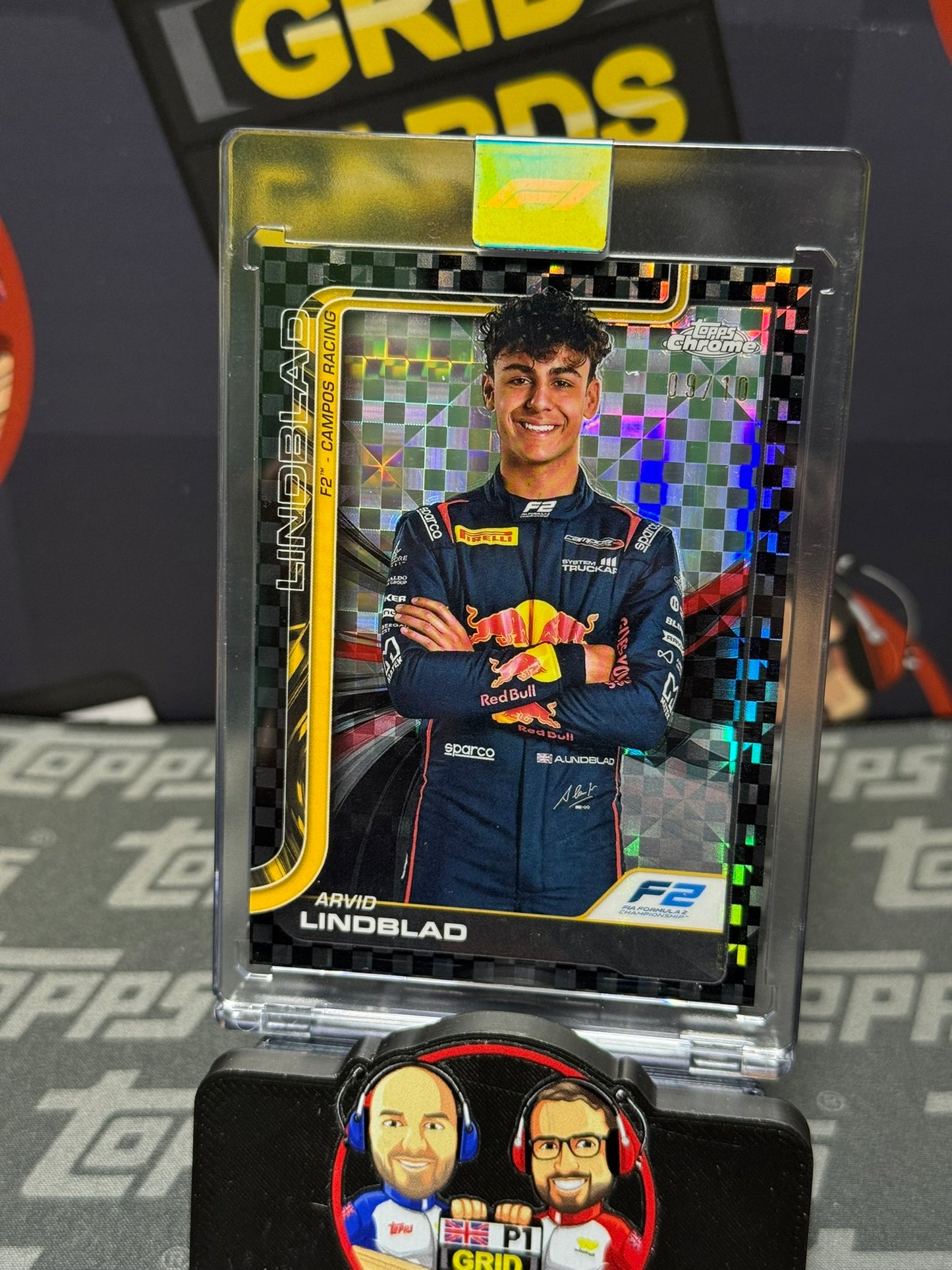 Arvid Lindblad Portrait F2 9/10 Black - Topps F1 Chrome 2025