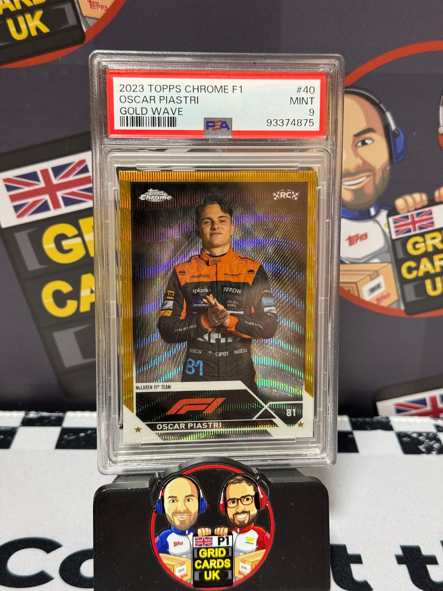 Oscar Piastri GOLD WAVE Rookie RC - Topps 2023 Chrome - PSA 9