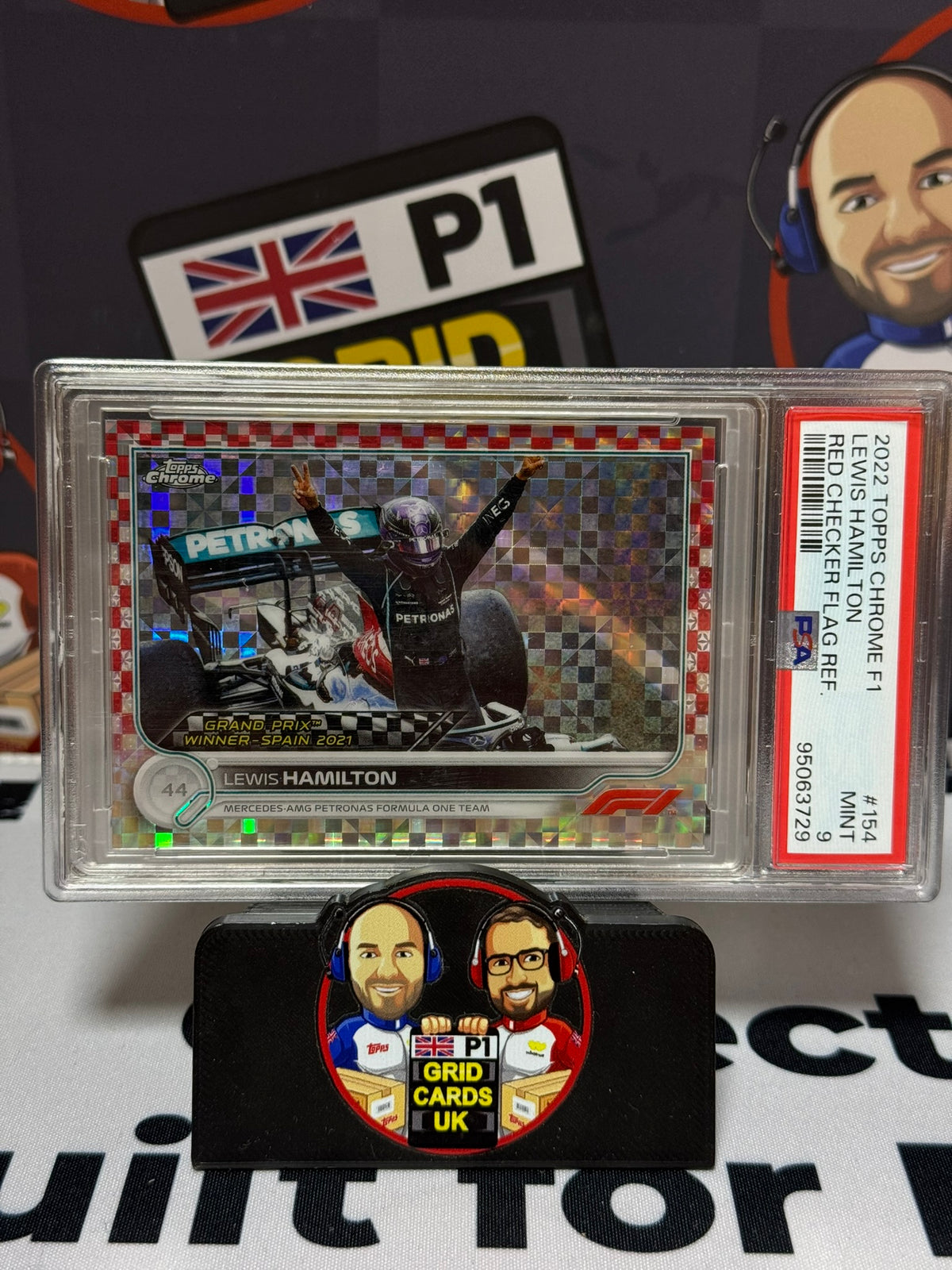 Lewis Hamilton Spain GP Winner RED CHECKER FLAG 2/5 - Topps 2022 Chrome - PSA 9