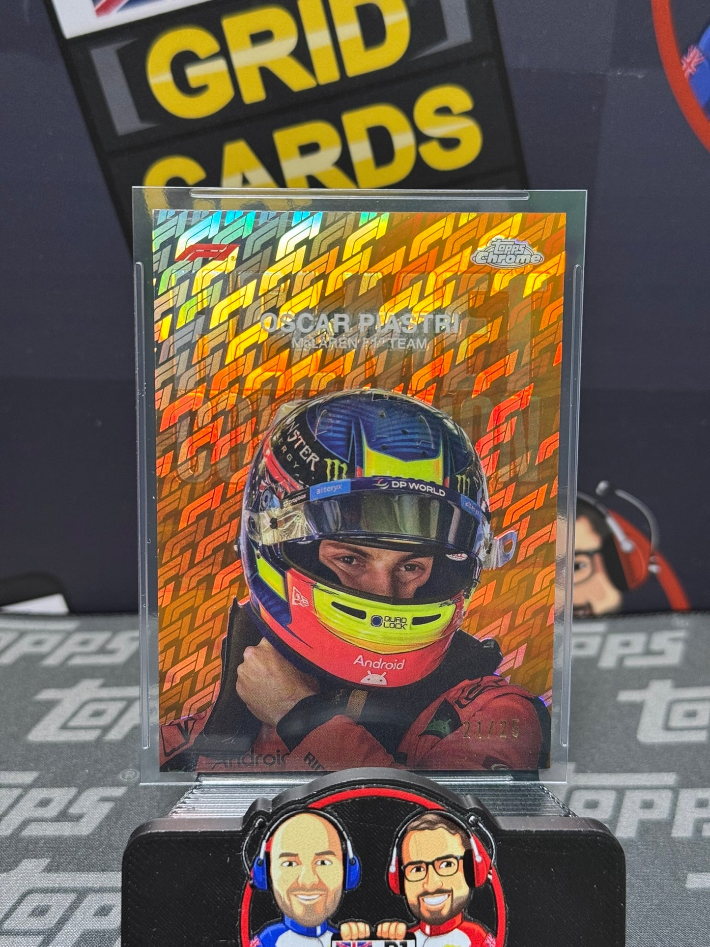 Oscar Piastri HELMET Orange 21/25 - Topps F1 Chrome Logo Fractor 2024